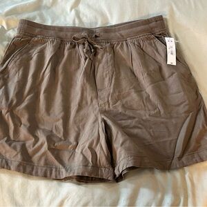 NWT Olive green Shorts with pockets and functional drawstring by Joe Fresh